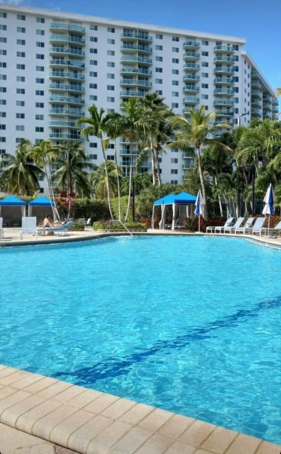 Zen Vacation Rentals Modern Penthouse Across Ocean Miami Beach Esterno foto